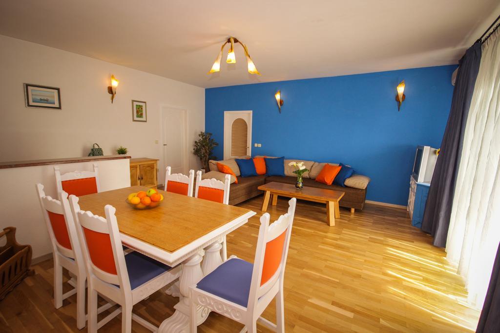 Apartmani Kristijan Jesenice  Exterior foto